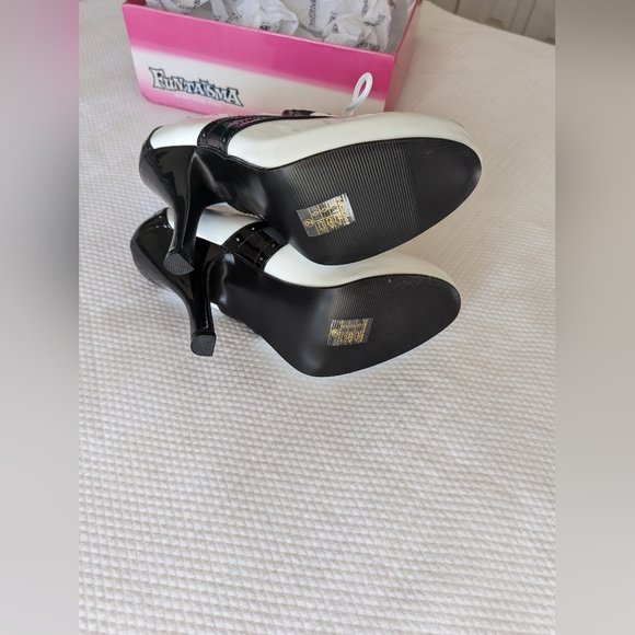 Funtasma Black & White Lace Up 4" Heeled Oxfords Model "SADDLE 48" SZ 6 . - Picture 6 of 7